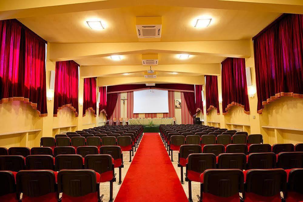 Centro Carraro Fondazione Di Religione *